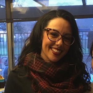 Meet your Posher, Roxana